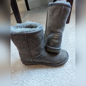 Ugh Boots - Girls Size 3 Silver with Glitter